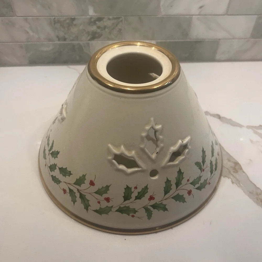 Vtg Lenox Christmas Holly Holiday Berry Votive Candle Lamp W Shade 8